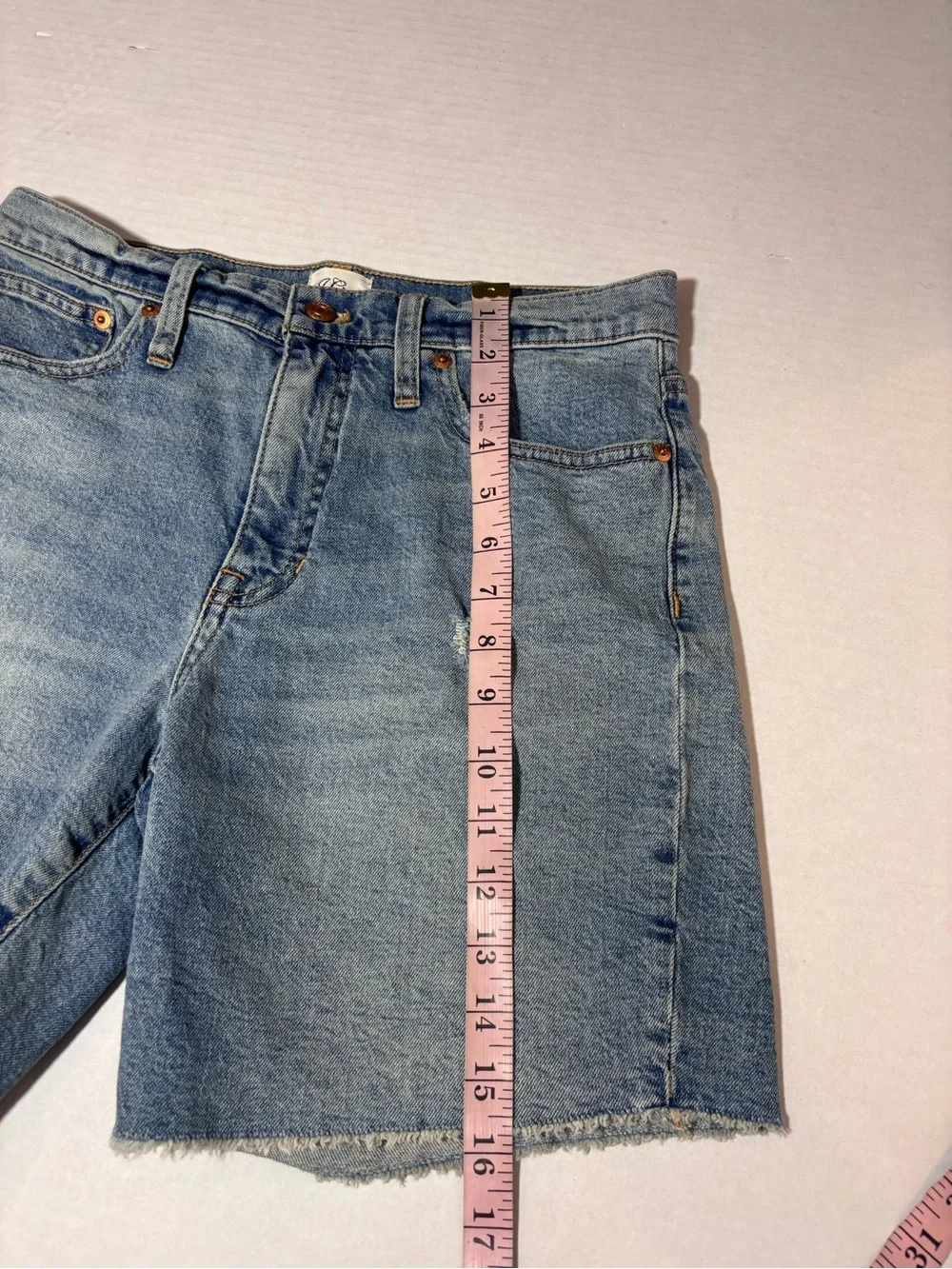J. CREW Women’s Long Denim SHORTS in Norwalk Wash Raw Hem Size 27 Style AV252